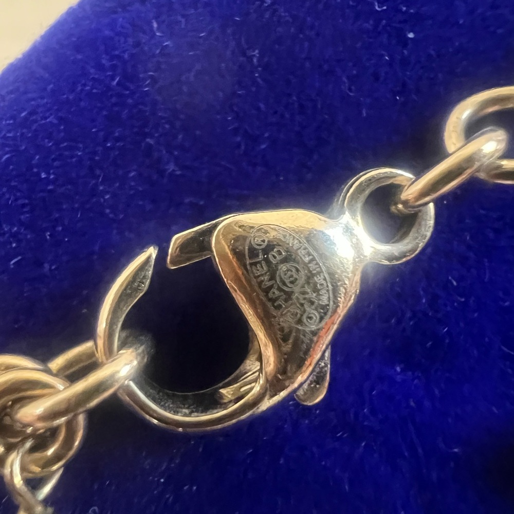 Chanel crystals, pearl heart Pendant gold tone hardware necklace - Picture 8 of 8